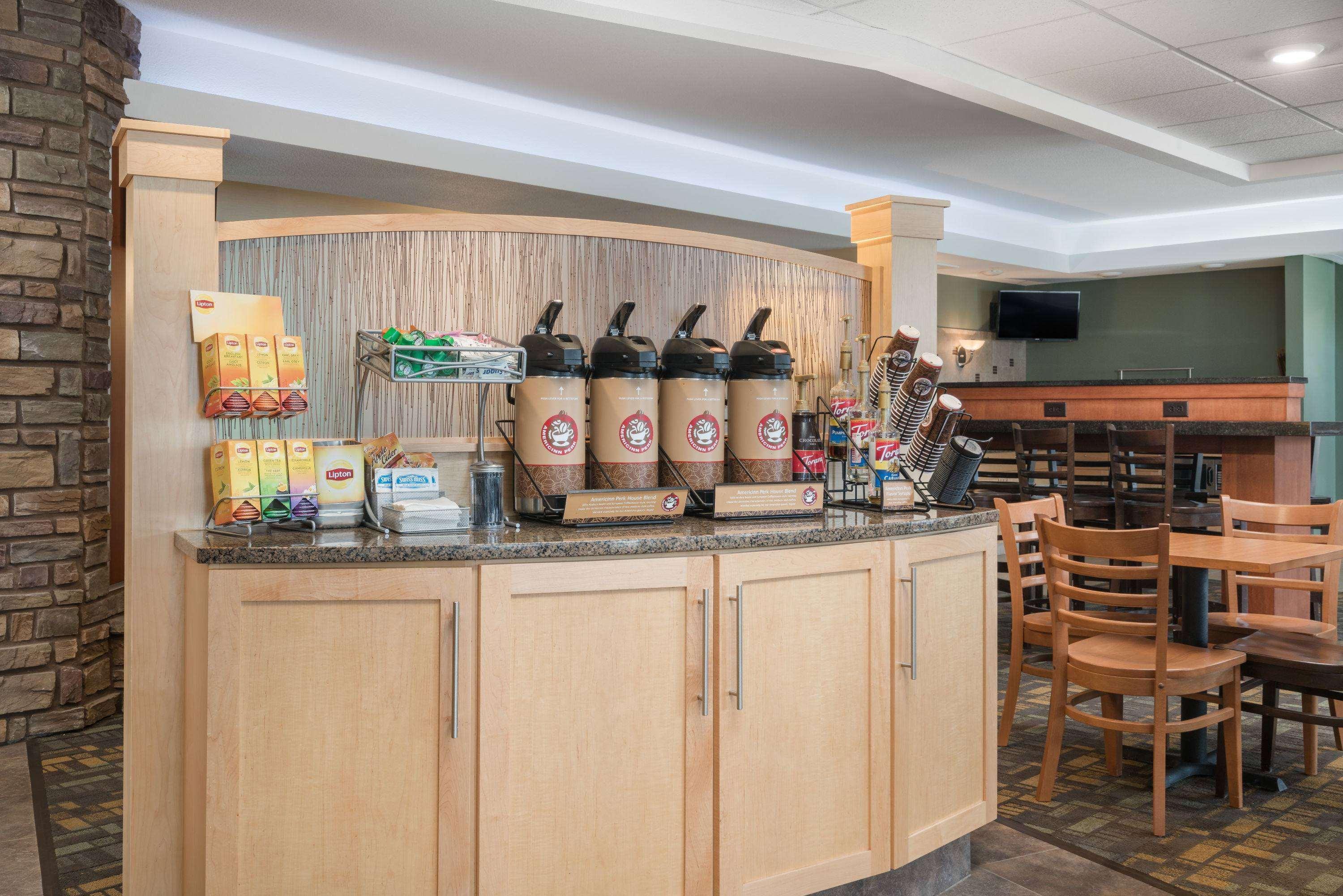 Americinn By Wyndham Hartford Sd Kültér fotó