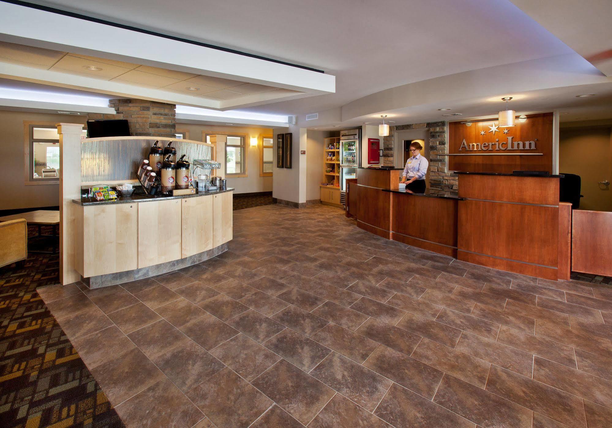 Americinn By Wyndham Hartford Sd Kültér fotó
